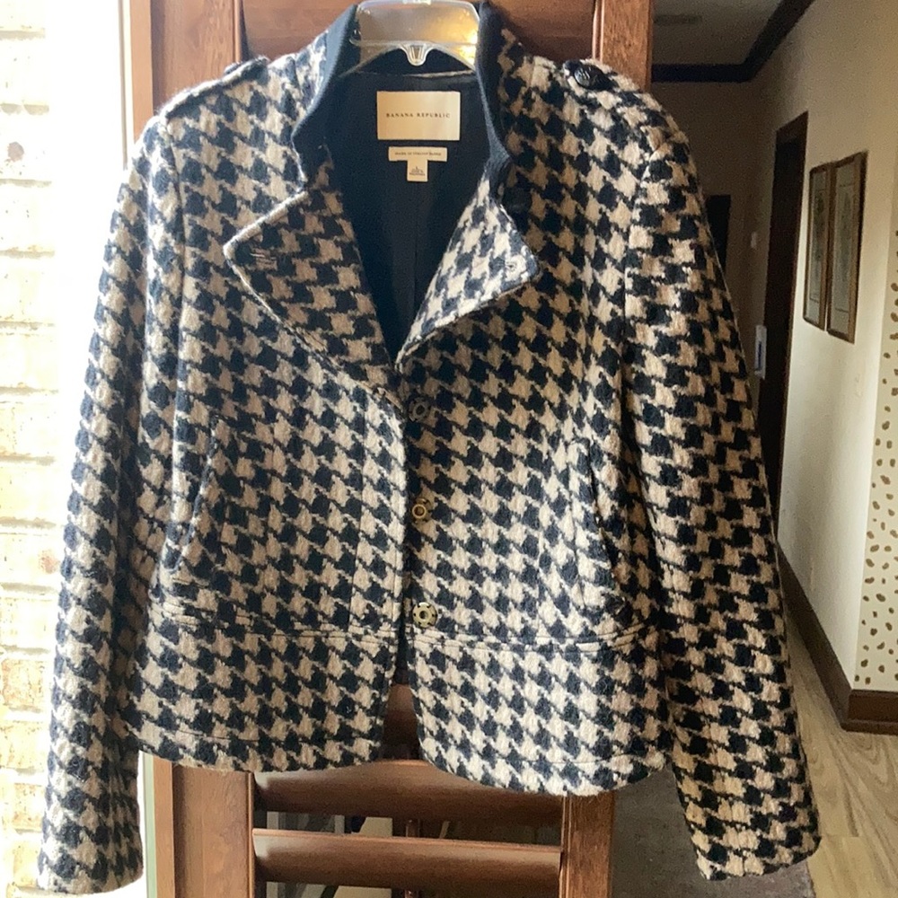 Banana Republic Black and Cream Checkered Blazer